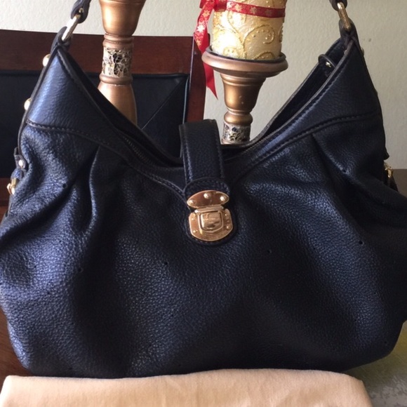 Louis Vuitton Handbags - Louis Vuitton Mahina Xs BLK Leather Shoulder